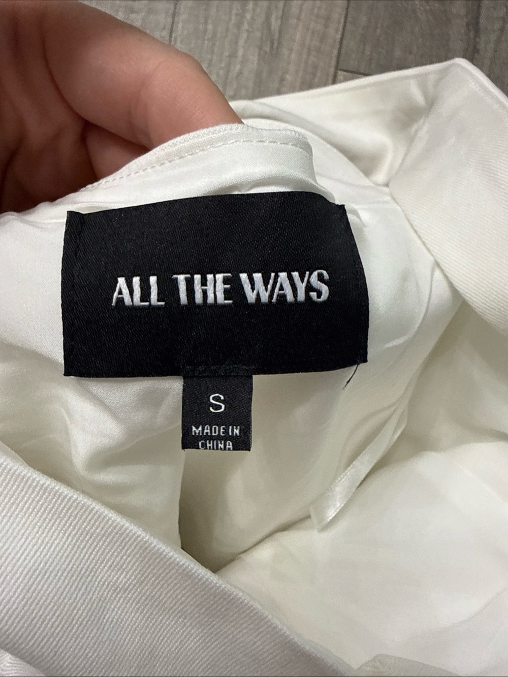 White Cross-Back Button Front Crop Top - Picture 3 of 5